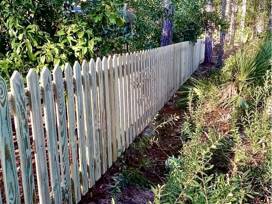 Picket style residential wood fencing in the Panama City, Florida area.